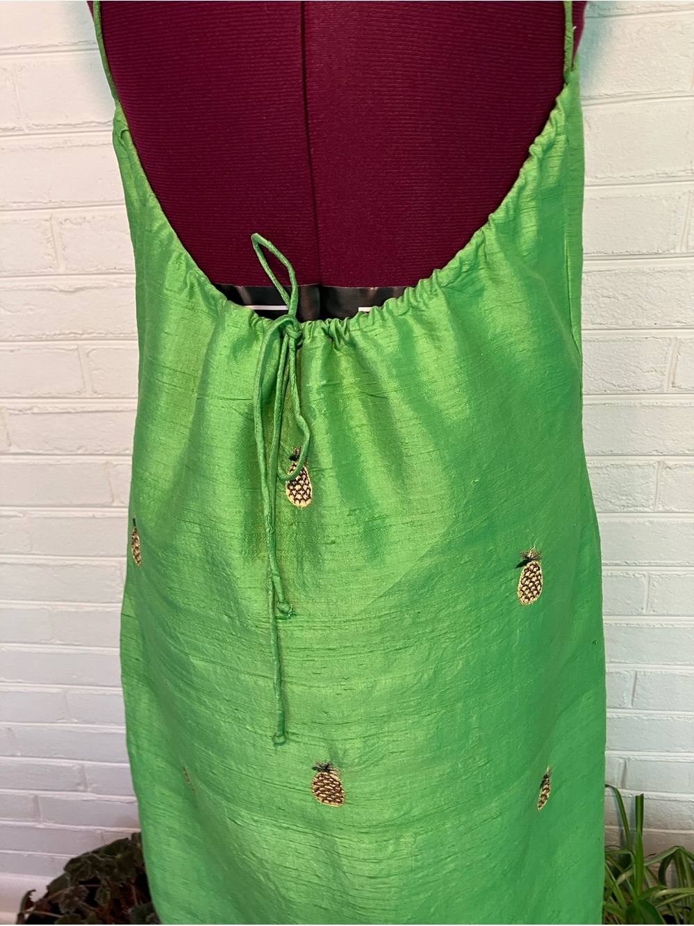 Daisy L Lime Green Raw Silk Embroidered Pineapple Sheath Dress, Size Large - Picture 7 of 11